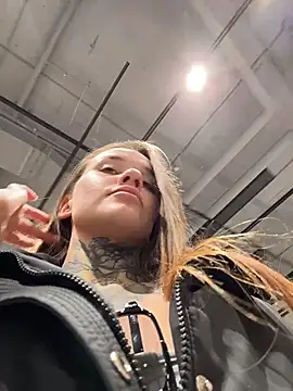 KishaMur Chat XXX in diretta