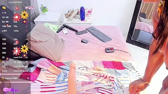 LauraSaenz01 live XXX chat