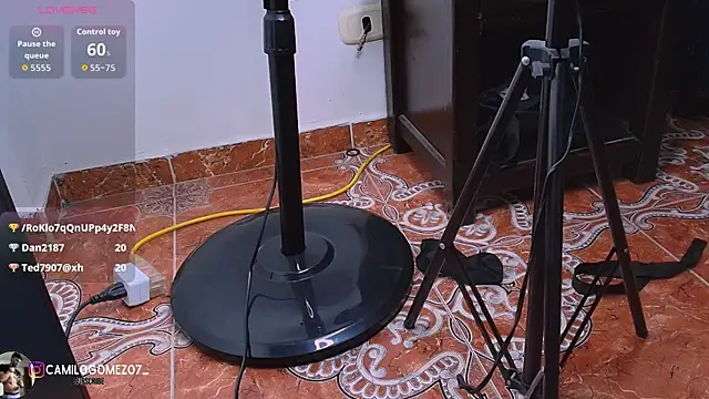 Colt_Perci Adlı Modelin Canlı XXX Sohbeti