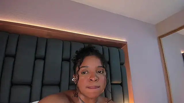 LisaMendez: διαδικτυακό σόου στην κάμερα