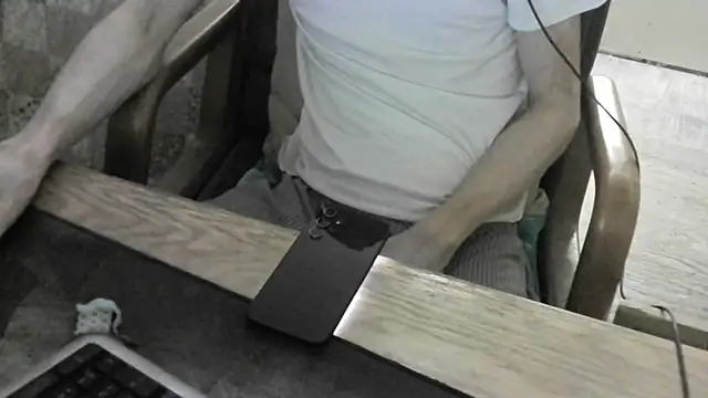 Show modela FiSTALiTY na web-kameri