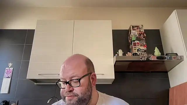 theitalianbear Live XXX Chat