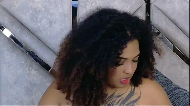 Cristal-Jonnes' Live XXX Chat