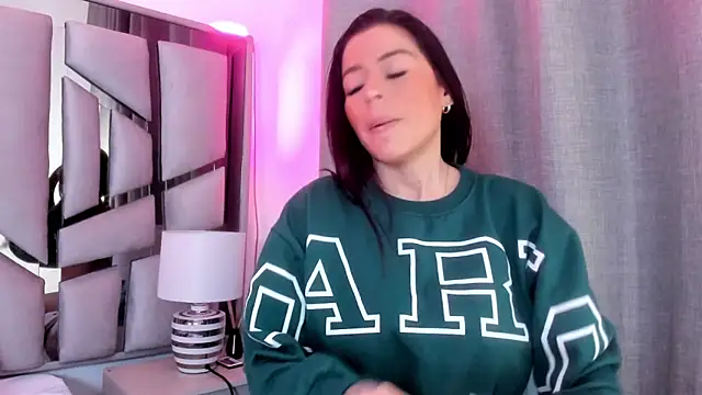 _valeria_saenz_ Adlı Modelin Canlı XXX Sohbeti