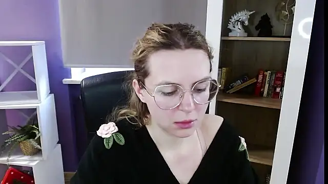 Zoey_Erotic Chat XXX live