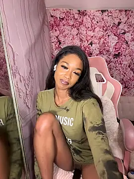 mismialove webkamerás műsora