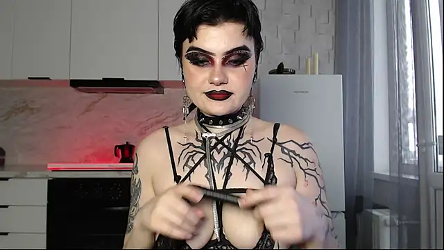 IntrigueYourDayのライブXXXチャット