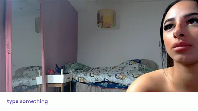 Nymera: απευθείας συνομιλία ΧΧΧ