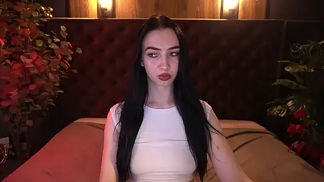 WildKittenX_: διαδικτυακό σόου στην κάμερα