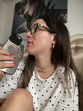 HotXMom_'s Live XXX Chat