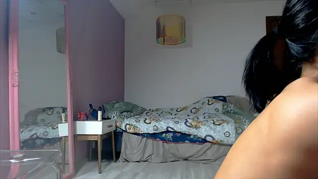 Nymera: απευθείας συνομιλία ΧΧΧ