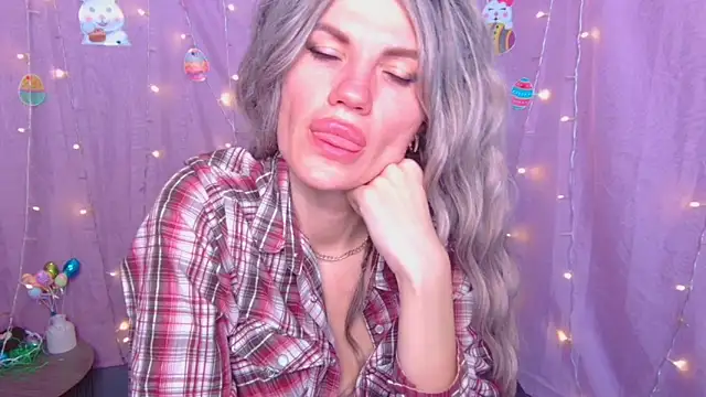 MilaLoona: απευθείας συνομιλία ΧΧΧ