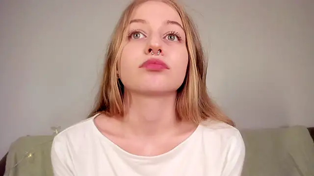 MiaMews: απευθείας συνομιλία ΧΧΧ