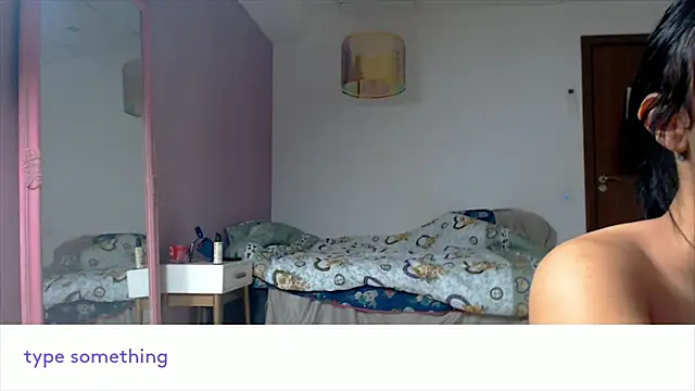 Nymera: απευθείας συνομιλία ΧΧΧ