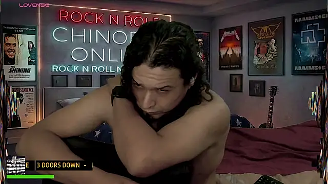 chino_roz Show in webcam