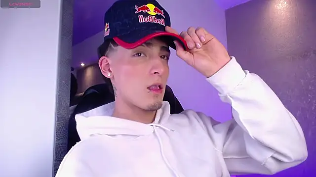 XXX chat uživo modela MateoMitchell