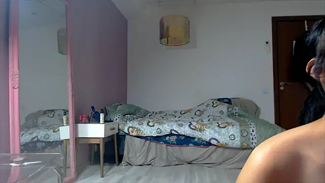 Nymera: απευθείας συνομιλία ΧΧΧ