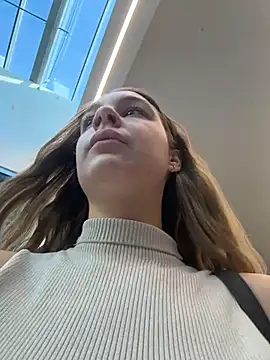 SashaCatt: διαδικτυακό σόου στην κάμερα