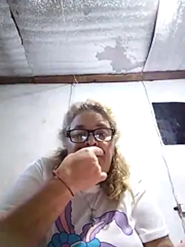 Chat XXX en directo de momismilf544