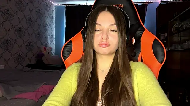 ThedaStrevell Adlı Modelin Canlı XXX Sohbeti