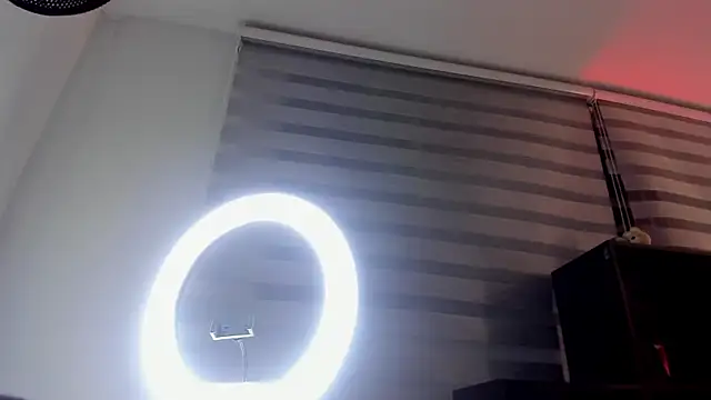 Онлайн чат XXX LizzyBrooks_