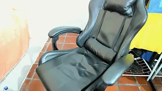 Chat +18 de Leal_777 ao vivo