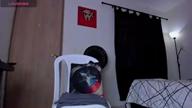 Cloudy_pigDude Live XXX Chat