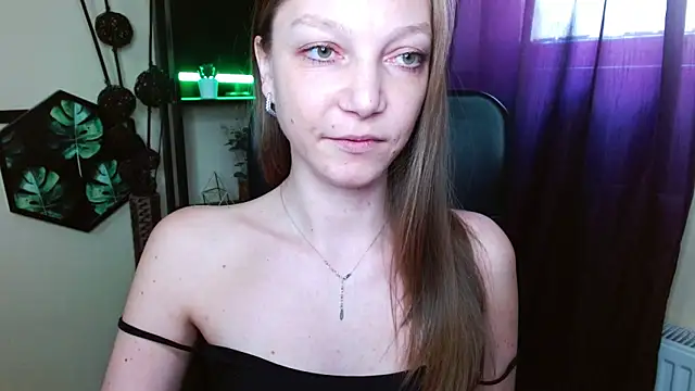 EmillyPlay 现场XXX聊天