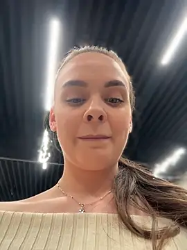 KristiRich: онлайн-секс-чат