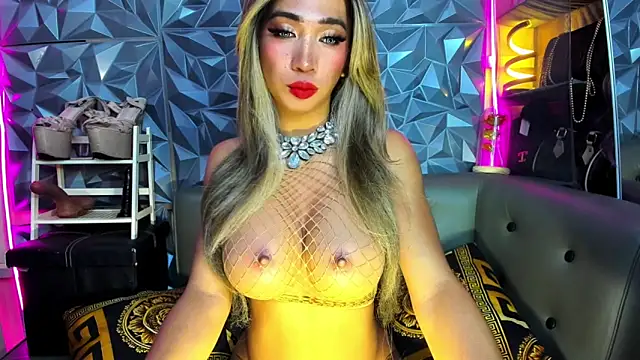 CASSIE_CLASSY élő XXX-chatje