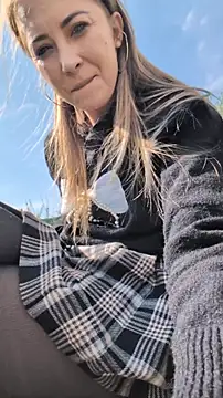 Czat XXX na żywo – Risky_girl23_