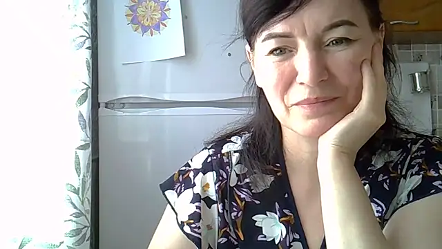 Chat +18 de Krystal_82 ao vivo