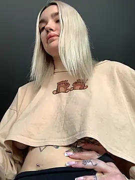 Sextazy Adlı Modelin Canlı XXX Sohbeti