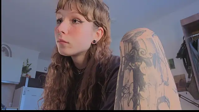 poli_blink's Live XXX Chat