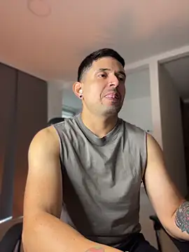 Онлайн чат XXX TroyeSavage