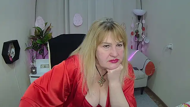 XXX chat uživo modela EmmaEllison
