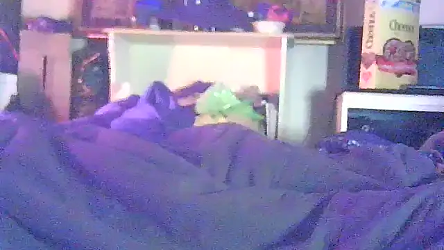 GUAPAN3S3_FIR3 – Kamerová šou