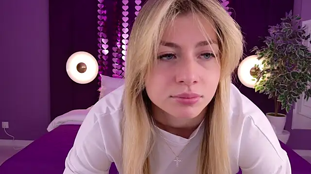 Chatroom XXX en direct de HelenaMorgan