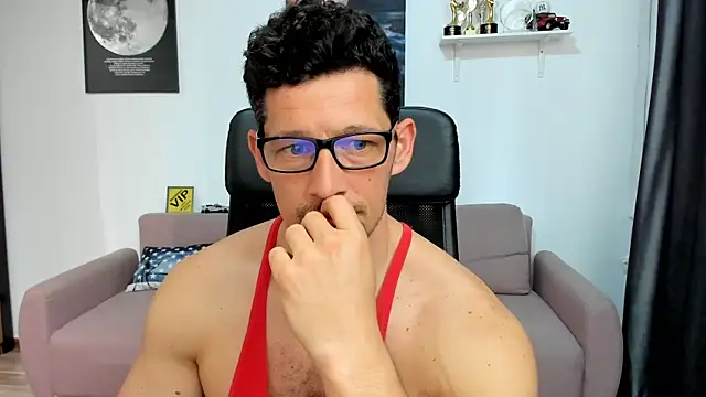 BrutusK08 Live XXX-chat