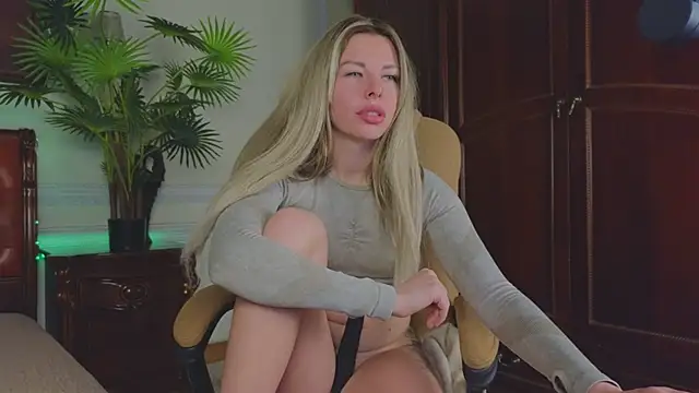 Real_Tini Live XXX-Chat