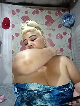 BonniAdams élő XXX-chatje