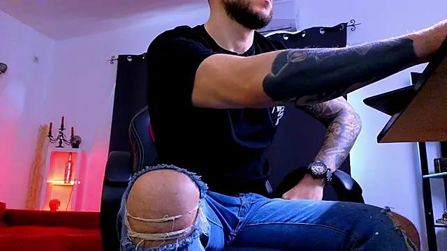 MightyAaron66: онлайн-секс-чат