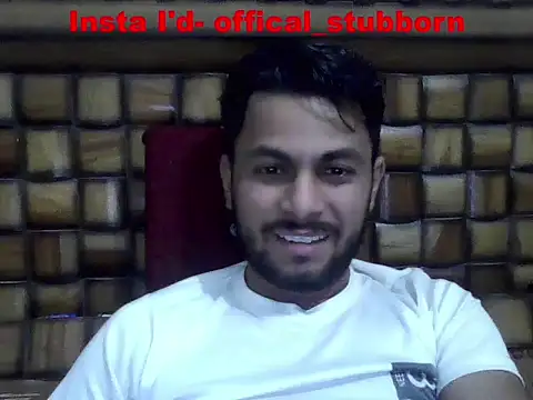 Stubborndesiboy: διαδικτυακό σόου στην κάμερα