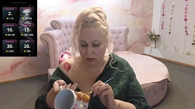 Penelope_Pinkyn Webbikameraesitys