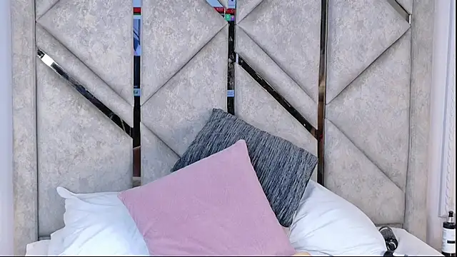 Cristal-Jonnes' Live XXX Chat