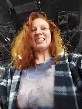 Exhibitionsplit Obrolan Langsung XXX