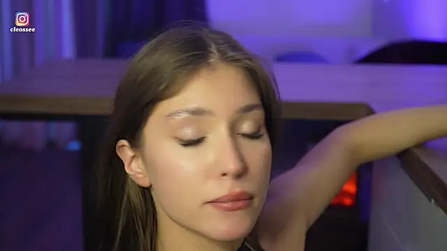 Cleose 现场XXX聊天