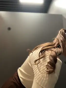 KristiRich Adlı Modelin Canlı XXX Sohbeti