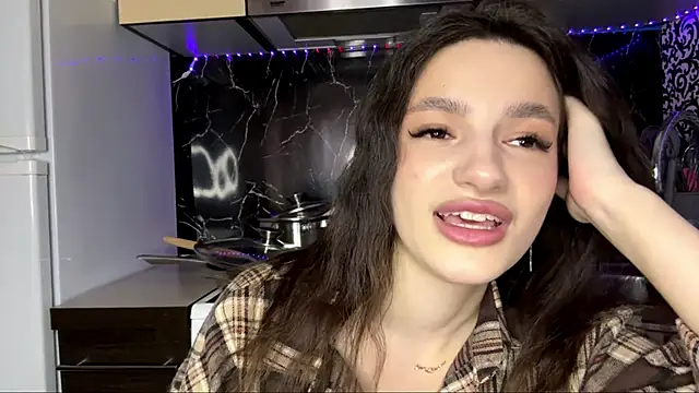 Kosandra_k Adlı Modelin Canlı XXX Sohbeti