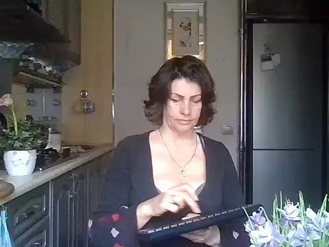 Baby-Matilda 现场XXX聊天